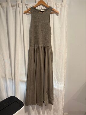 Universal Thread Size Medium Sleeveless Smocked Waist Olive Green Maxi Dress